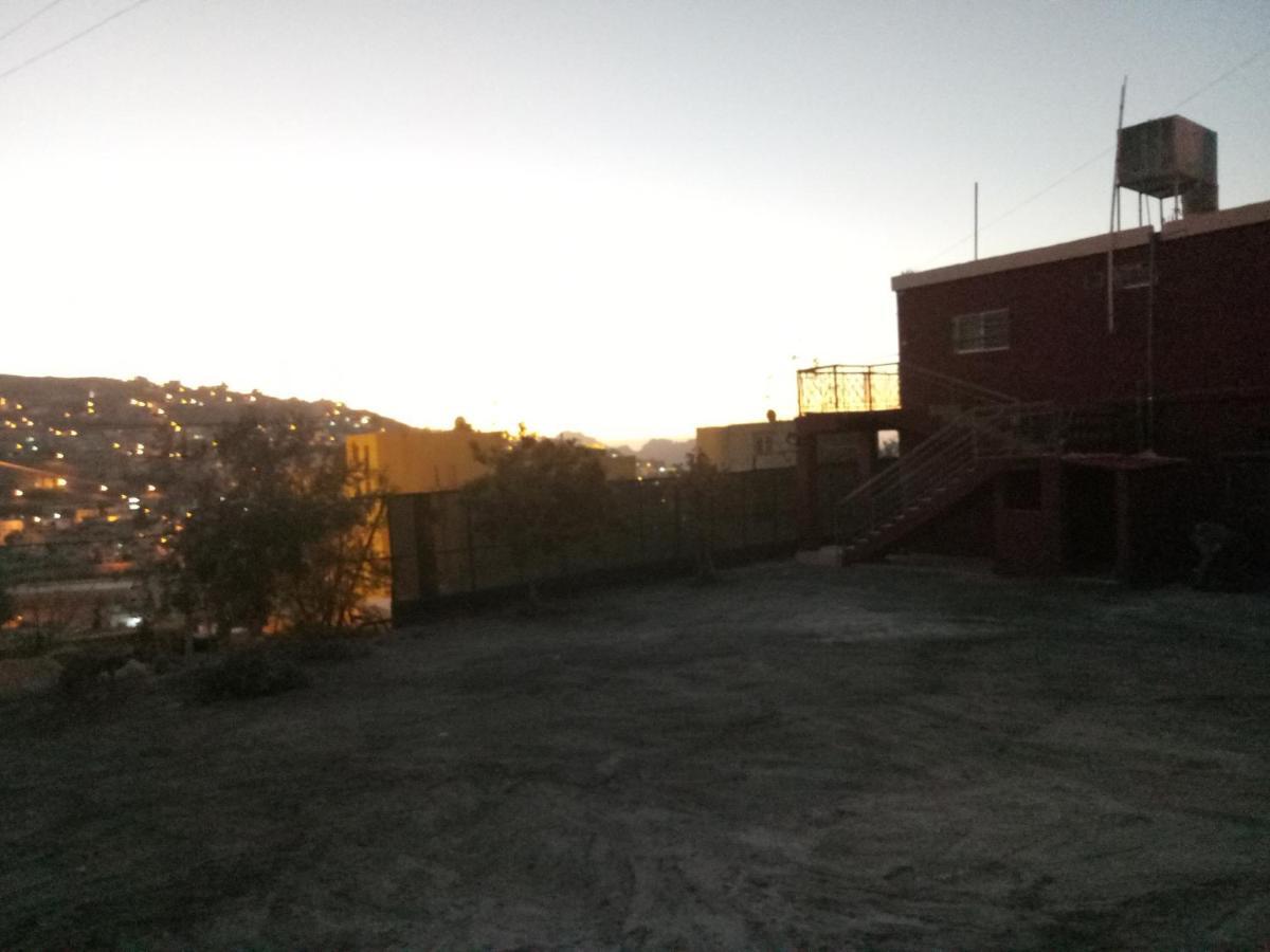 Happy Night Hostel Wadi Musa Exterior photo